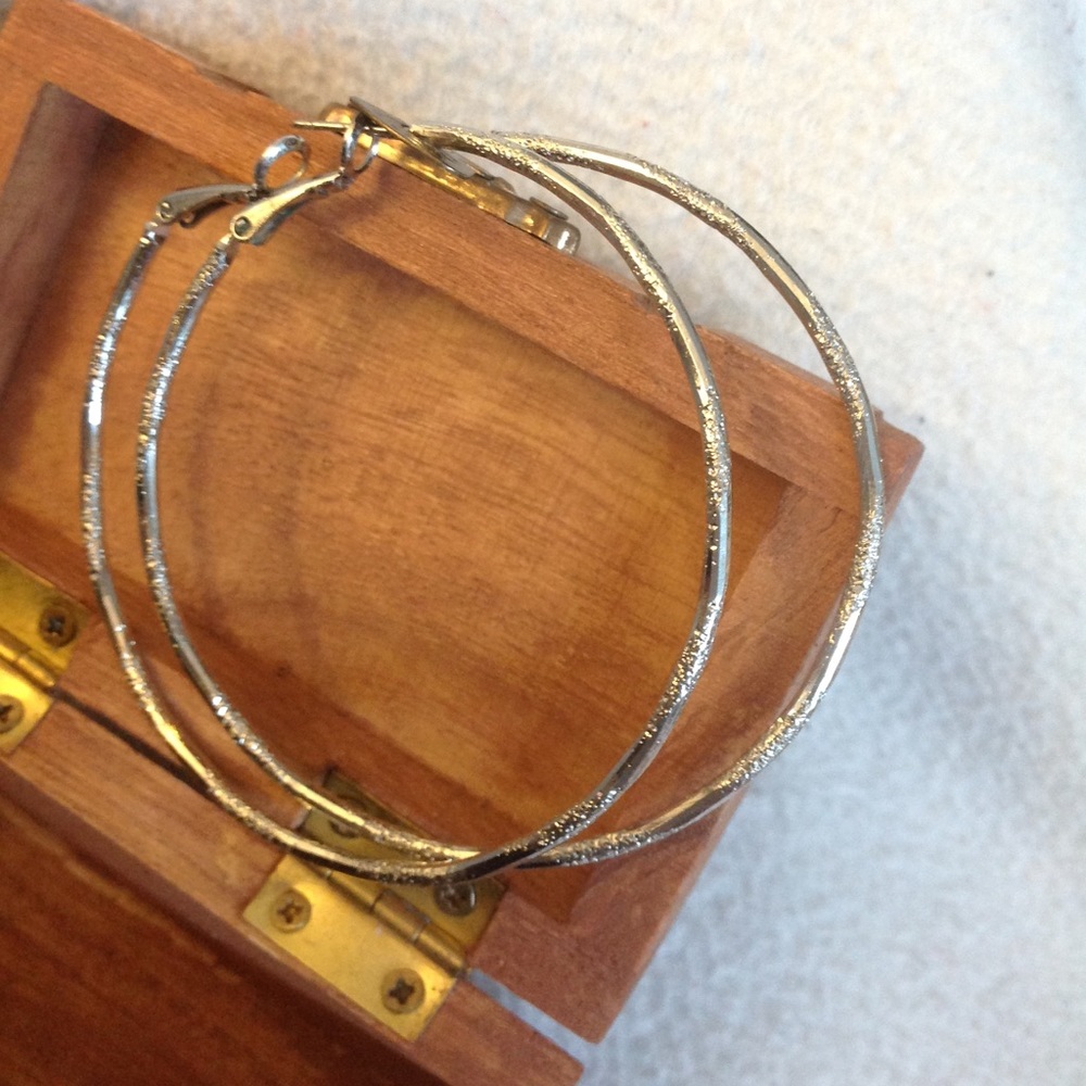3/$25 NWOT SPARKLY HOOP EARRINGS